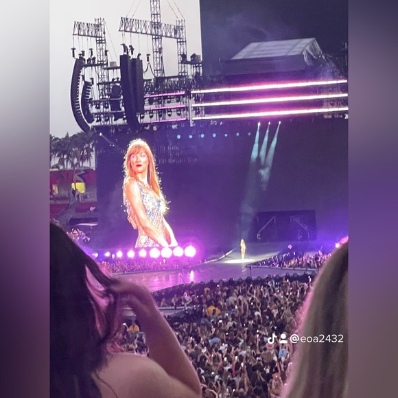 Meet your Posher, Bethy - Picture 1 of 5